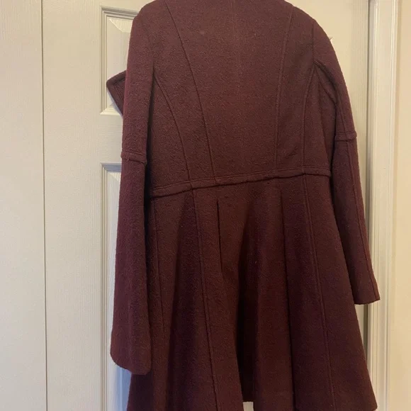 GUESS Women's Burgundy Coat - Picture 6 of 10